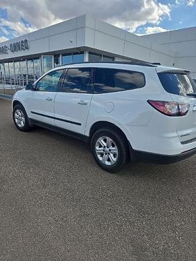 Summit White 2017 Chevrolet Traverse LS