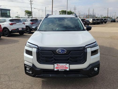 Crystal White Pearl 2026 Subaru Outback Premium
