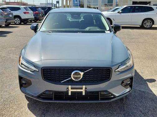 2024 Volvo S60 B5 Plus Dark Theme