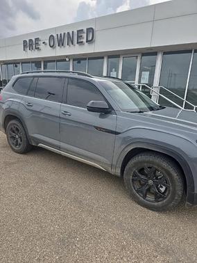 2024 Volkswagen Atlas 2.0T Peak Edition SEL