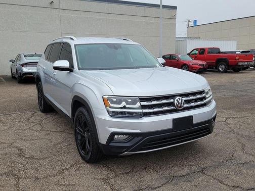 Reflex Silver Metallic 2019 Volkswagen Atlas 2.0T SE