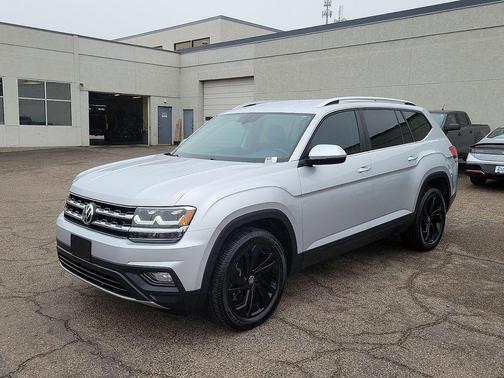 Reflex Silver Metallic 2019 Volkswagen Atlas 2.0T SE