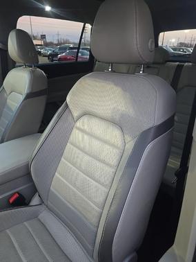 2023 Volkswagen Atlas 3.6L SEL Premium R-Line