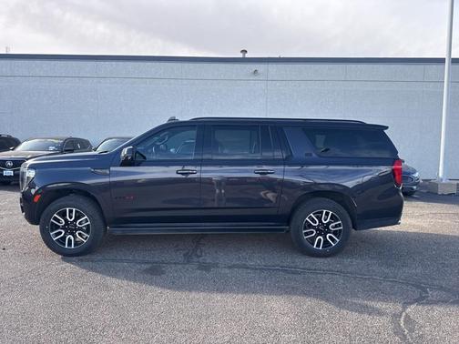 2024 GMC Yukon XL AT4