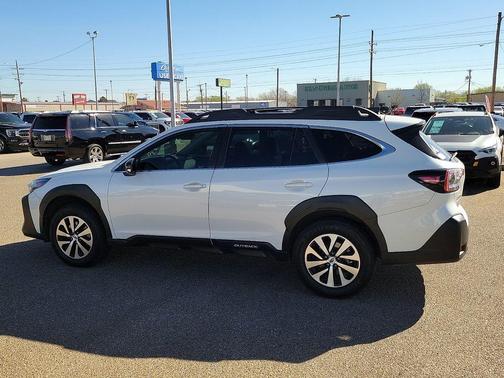 Crystal White Pearl 2024 Subaru Outback Premium