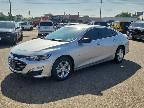 Silver Ice Metallic 2020 Chevrolet Malibu 1LS
