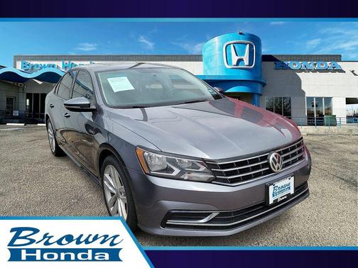 Platinum Gray Metallic 2019 Volkswagen Passat 2.0T Wolfsburg