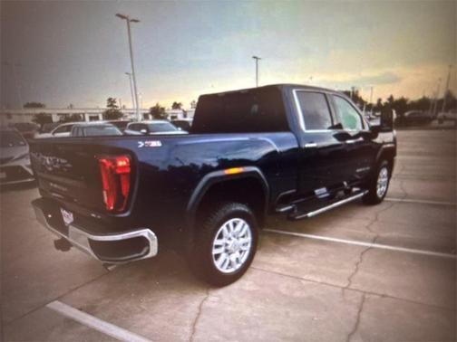 2022 GMC Sierra 2500 SLT