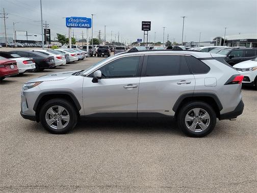 2022 Toyota RAV4 Hybrid XLE