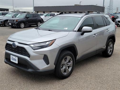 2022 Toyota RAV4 Hybrid XLE