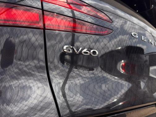 2024 Genesis GV60 Standard