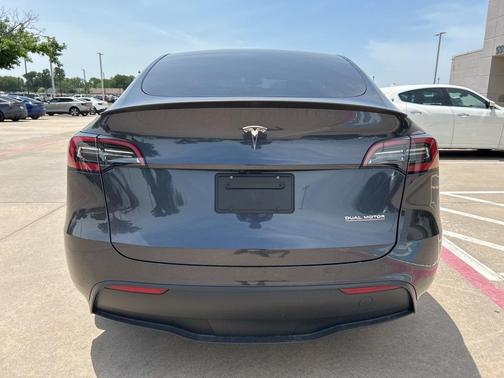 2025 Tesla Model Y Performance