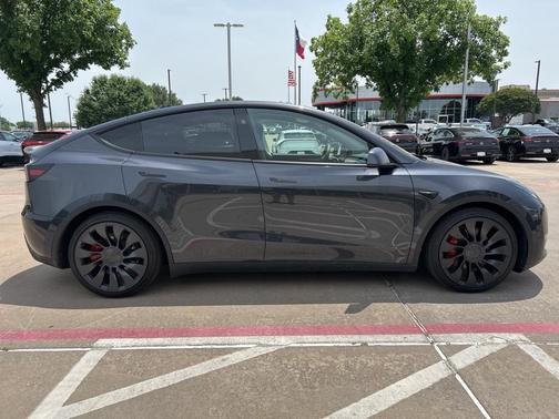 2025 Tesla Model Y Performance