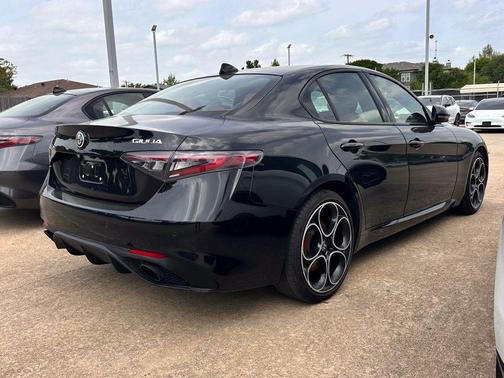Vulcano Black Metallic 2024 Alfa Romeo Giulia Veloce