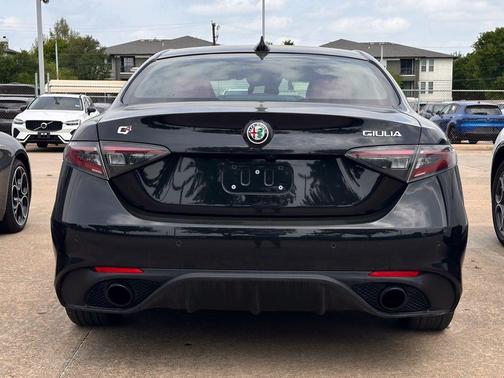 Vulcano Black Metallic 2024 Alfa Romeo Giulia Veloce