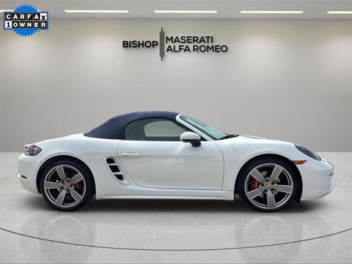 2024 Porsche 718 Boxster S