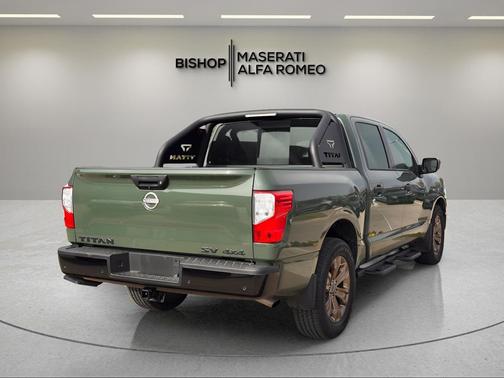 2024 Nissan Titan SV