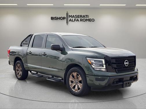 2024 Nissan Titan SV