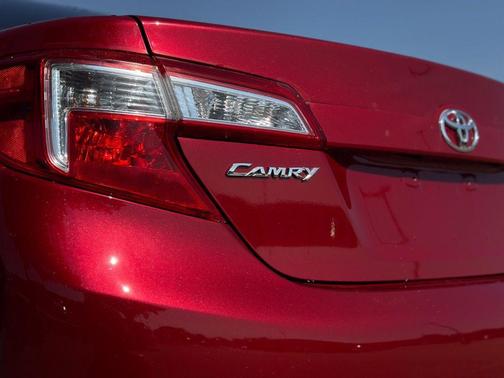 Barcelona Red Metallic 2013 Toyota Camry LE