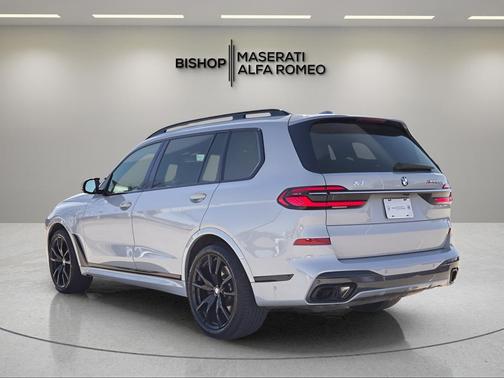 2023 BMW X7 M60i