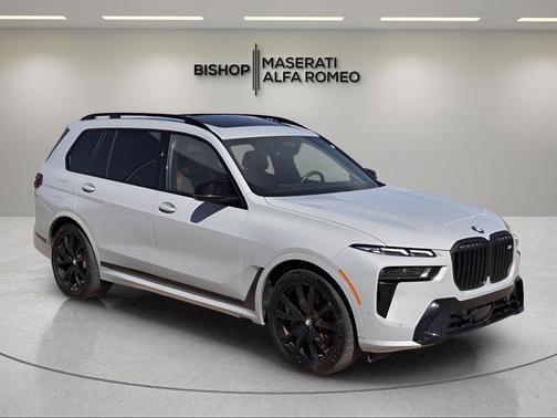 2023 BMW X7 M60i