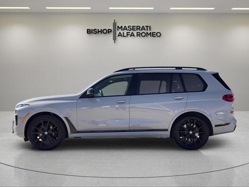 2023 BMW X7 M60i