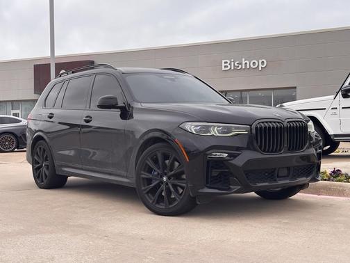 2022 BMW X7 M50i