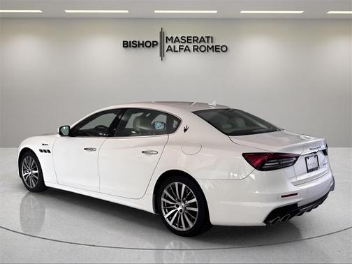 2022 Maserati Quattroporte Modena