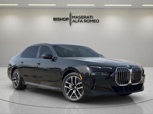 2025 BMW 760 760i xDrive