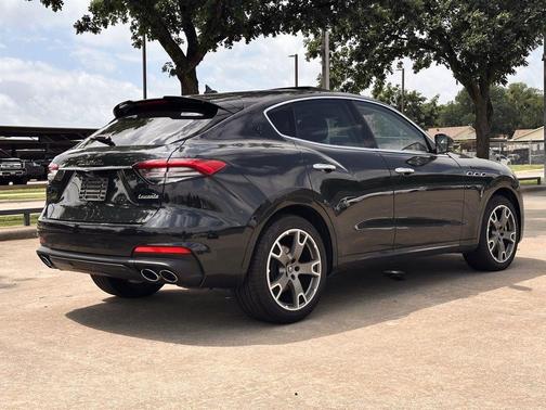 2022 Maserati Levante Modena