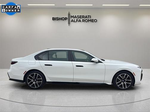 2024 BMW 740 i