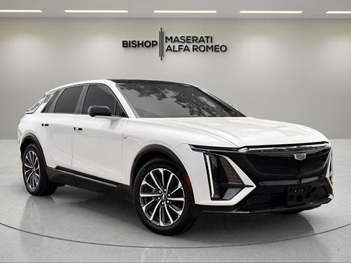 Crystal White Tri-Coat 2024 Cadillac LYRIQ Sport