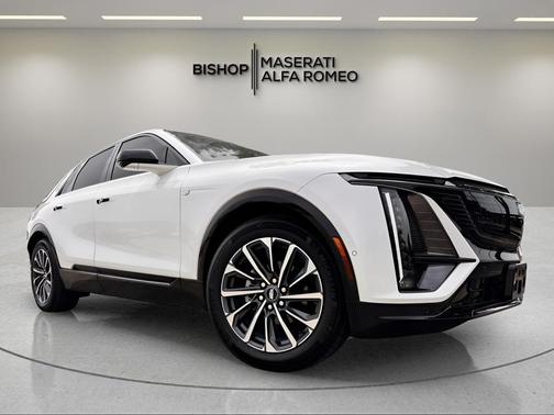 Crystal White Tri-Coat 2024 Cadillac LYRIQ Sport