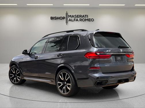 Arctic Gray Metallic 2022 BMW X7 xDrive40i