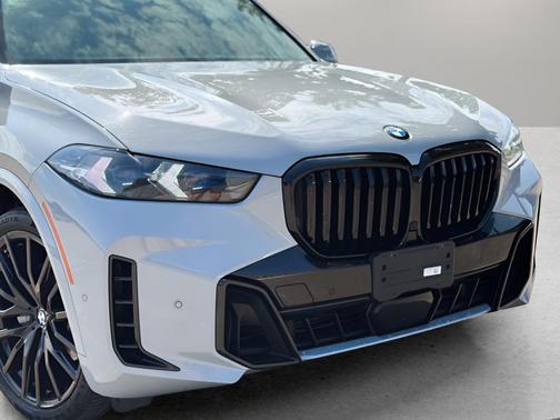 Brooklyn Gray Metallic 2024 BMW X5 sDrive40i
