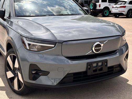 Thunder Gray Metallic 2023 Volvo C40 Recharge Pure Electric Twin Plus