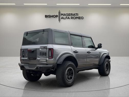 Carbonized Gray Metallic 2023 Ford Bronco Badlands