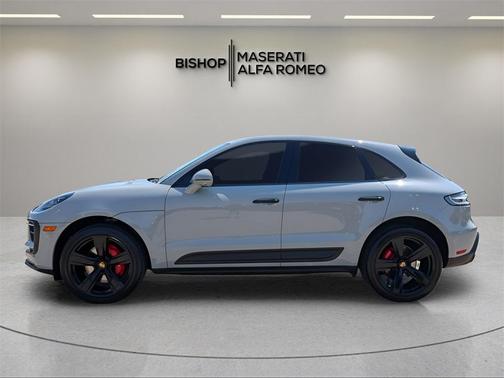 2022 Porsche Macan S