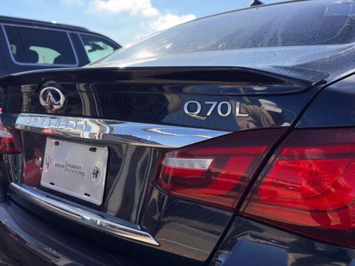 2016 INFINITI Q70L 3.7