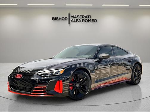 Mythos Black Metallic 2023 Audi RS e-tron GT Base