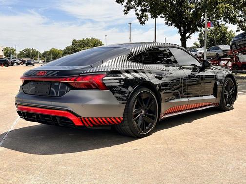 Mythos Black Metallic 2023 Audi RS e-tron GT Base