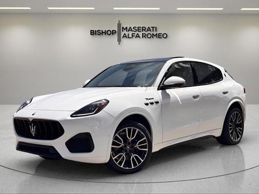 Bianco 2023 Maserati Grecale Modena
