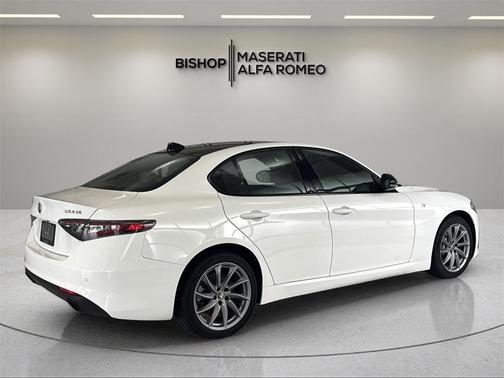 2024 Alfa Romeo Giulia Ti