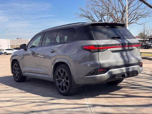 2024 Lexus TX 500h Luxury