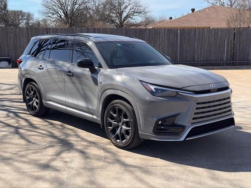 2024 Lexus TX 500h Luxury