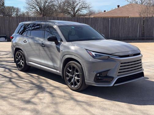 2024 Lexus TX 500h Luxury