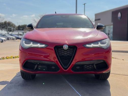 2024 Alfa Romeo Stelvio Base