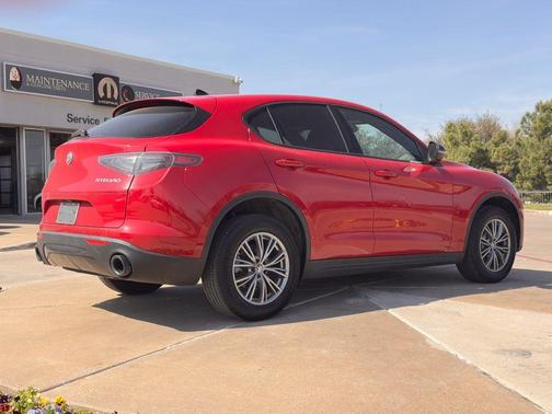 2024 Alfa Romeo Stelvio Base