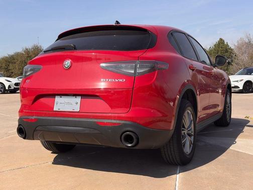 2024 Alfa Romeo Stelvio Base