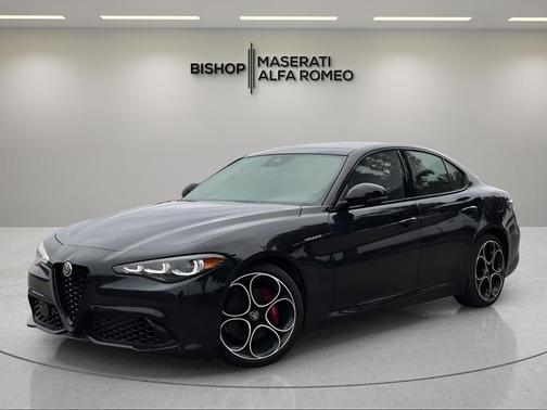 Vulcano Black Metallic 2024 Alfa Romeo Giulia Veloce